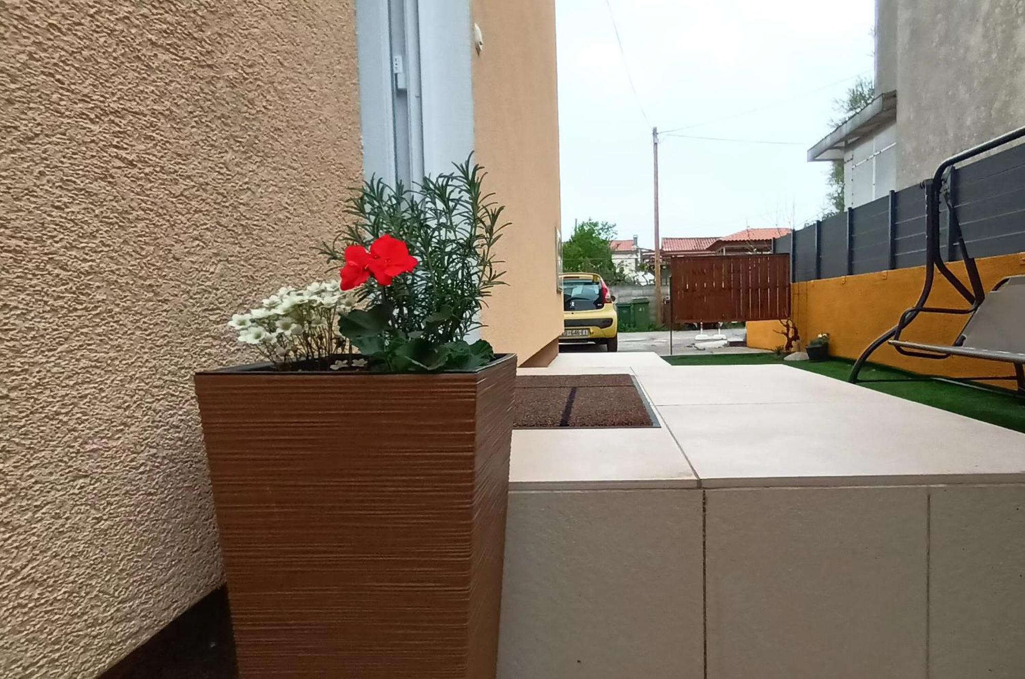 Apartman Sandra -Private Parking And Garden Zadar Ngoại thất bức ảnh